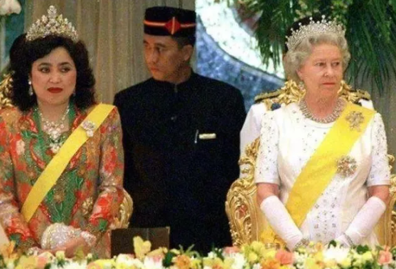 詩(shī)麗吉王后最新情況概覽