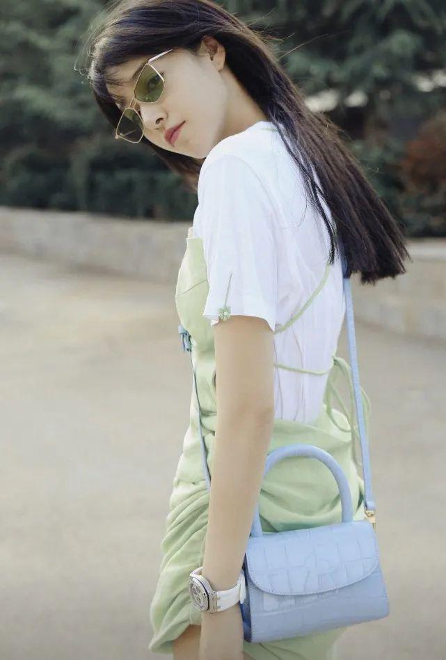 李沁最新動(dòng)態(tài)，閃耀在娛樂(lè)圈的璀璨明星