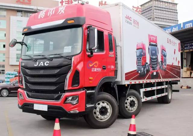 大運重卡雙驅(qū)375最新款，引領(lǐng)重卡行業(yè)的新標桿